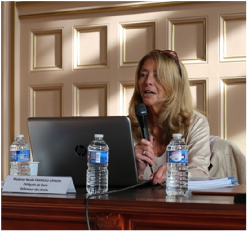 hand table ronde 3.png